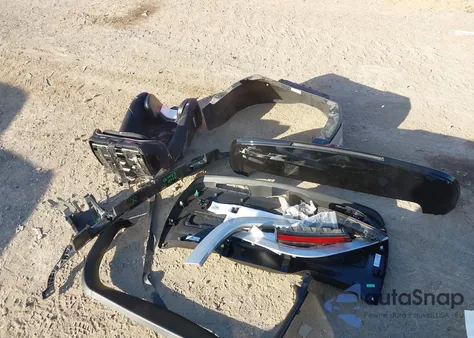 2021 Jeep Grand Cherokee L Summit Reserve 4X4 from USA, damaged, VIN 1C4RJKEGXM8104122